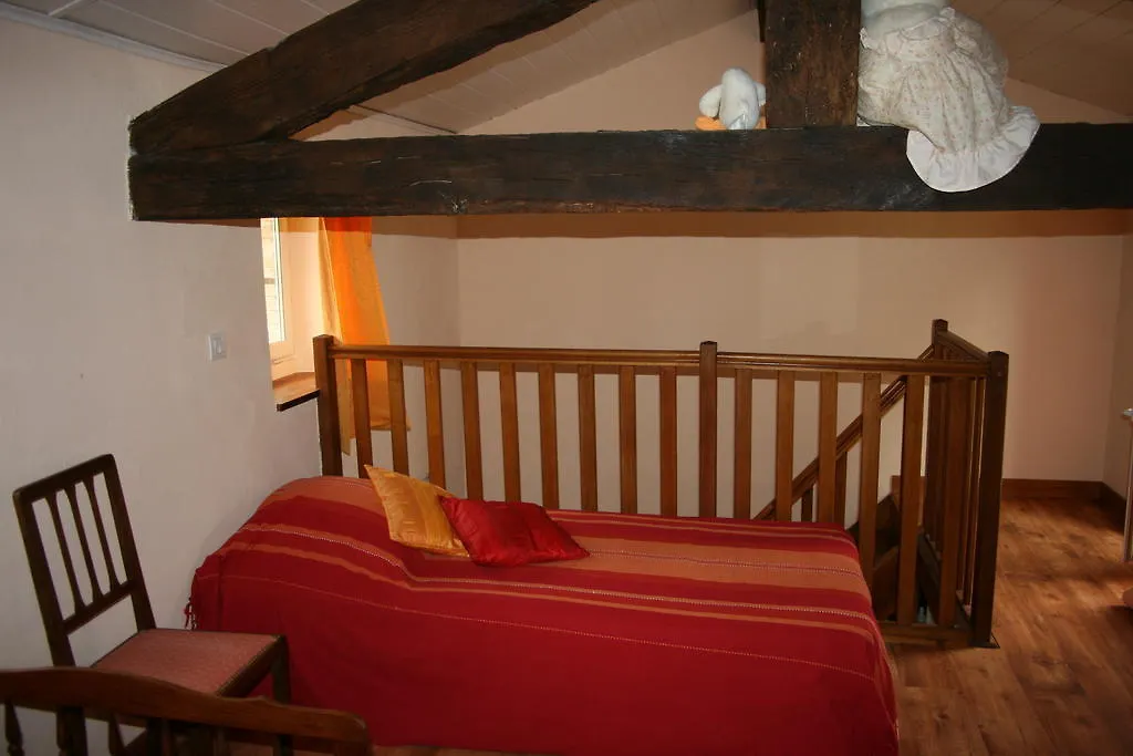 Couette-café Chambres d'Hôtes La fontaine de Lautrec